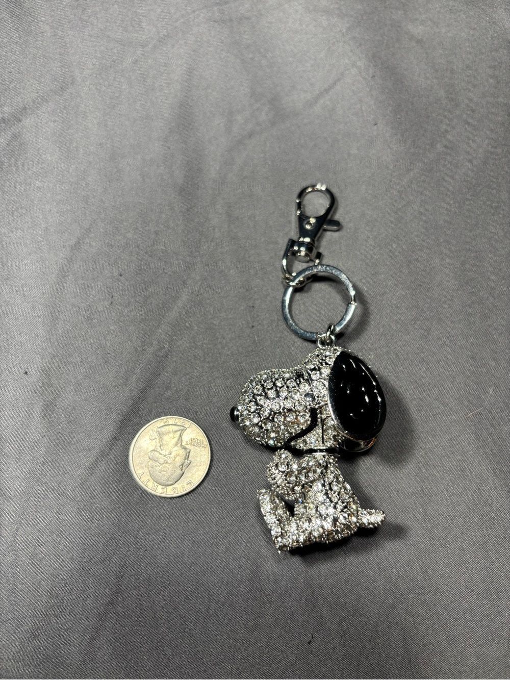 New PEANUTS SNOOPY Rhinestone Puppy Keychain Bag Purse Charm - Silver and Black - Picture 8 of 8